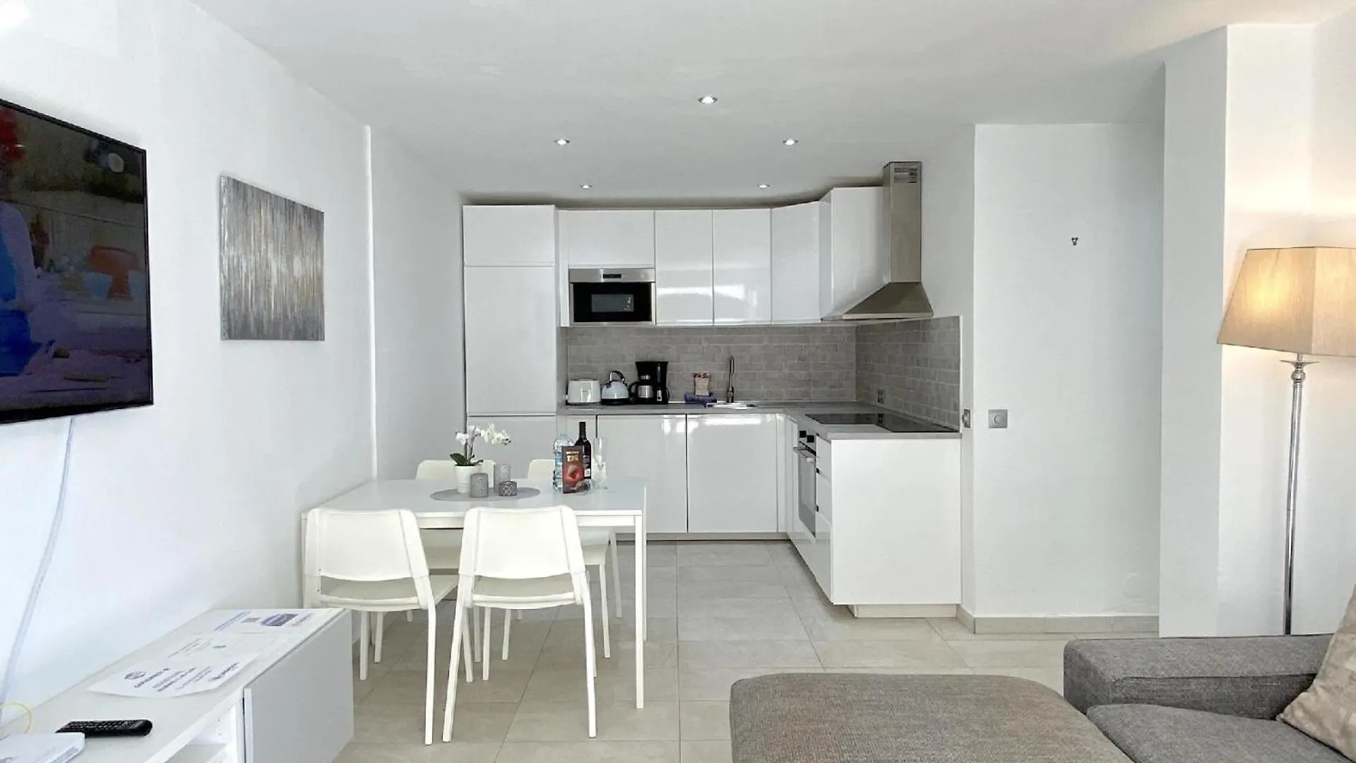 Ferienwohnung Fuer 4 Personen Ca 90 Qm In Nerja, Andalusien Costa Del Sol شقة